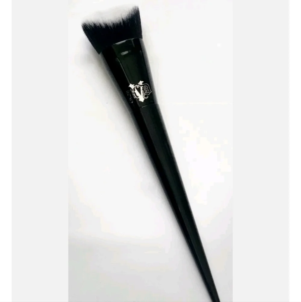 NIB KAT VON D Beauty, Lock It Edge Foundation Brush